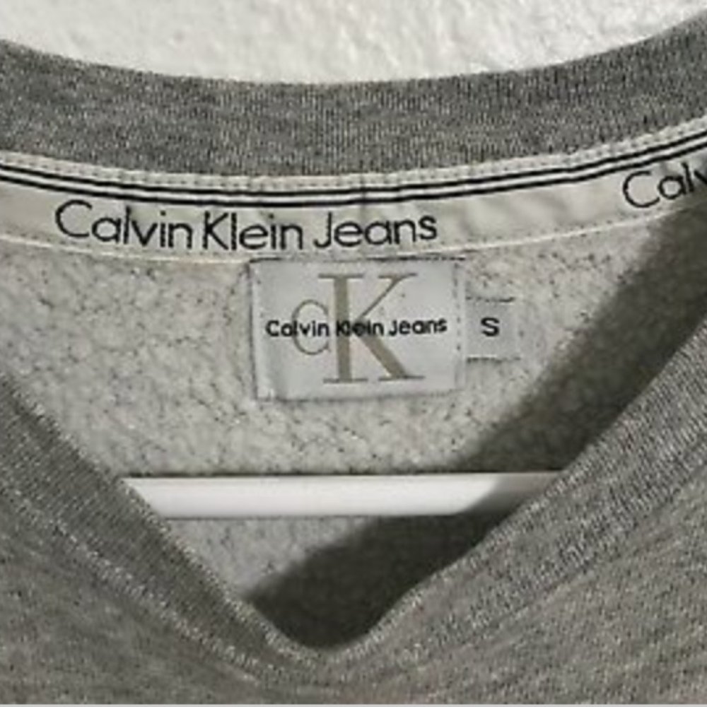 Calvin Klein Cropped Crew Sweatshirt